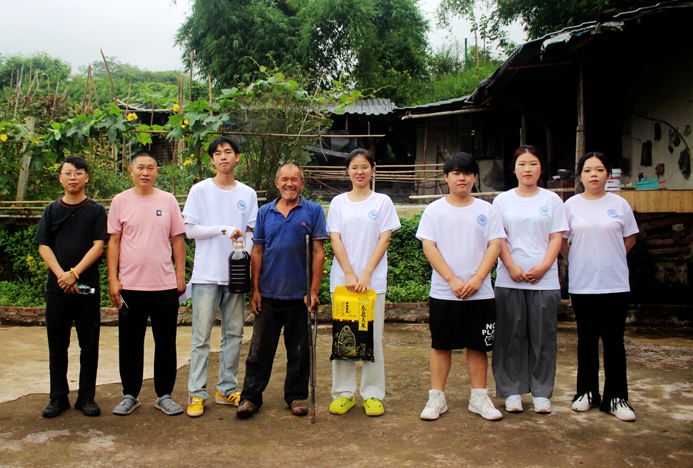 走访送温暖,关怀入人心1 走访送温暖,关怀入人心1